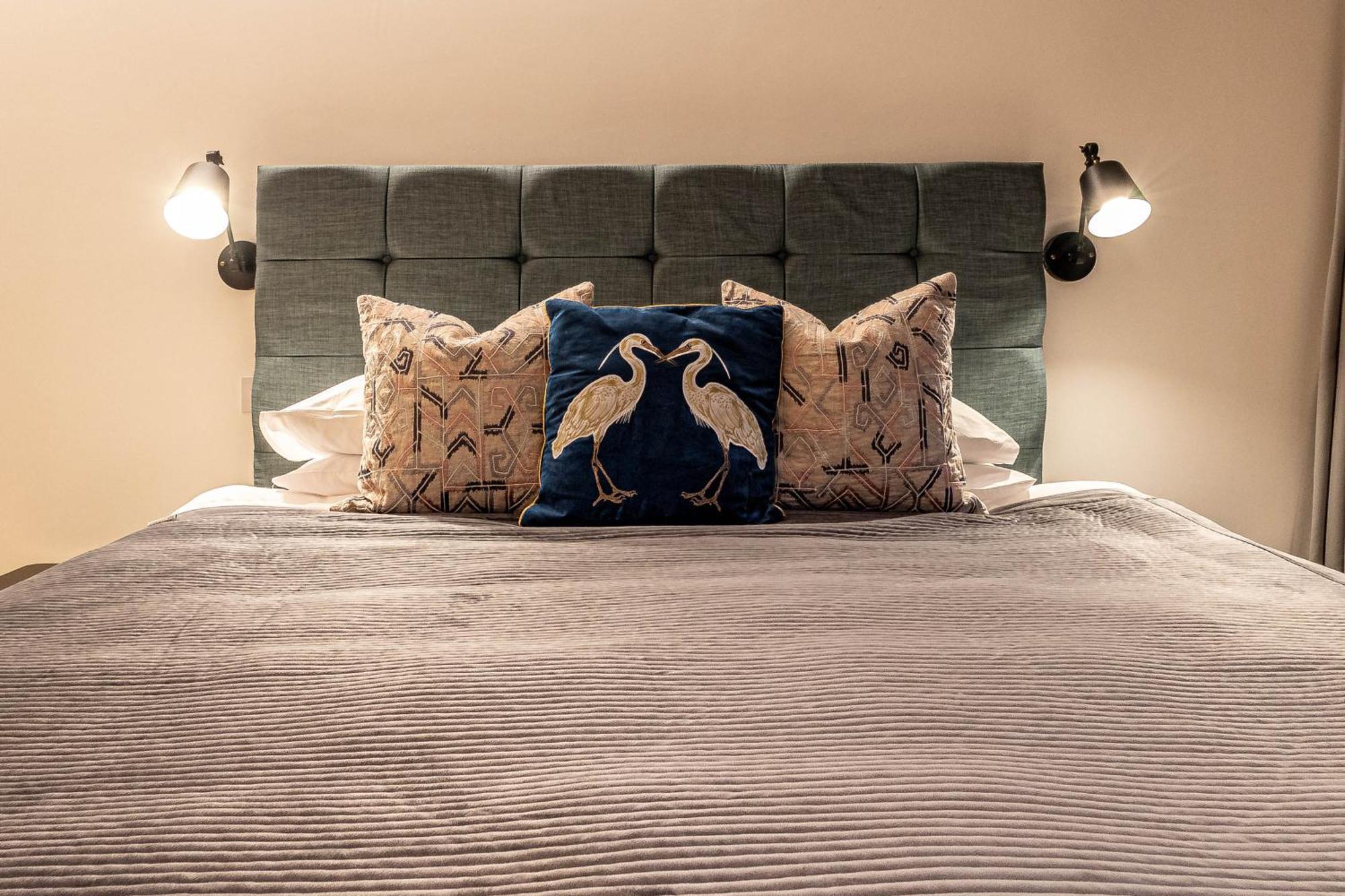 The Arches Luxurious Three Bedroom Close To Hampstead Heath With Garden Balcony And Courtyard