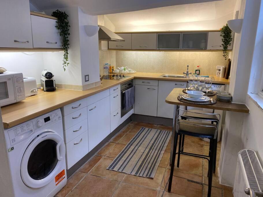 Apartamento Spacious Flat In The Desirable Area Of