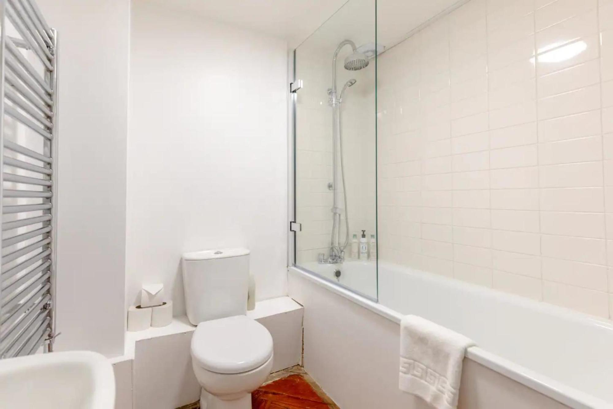 Tastefully Curated Mezzanine Flat Hackney! Appartement Londen