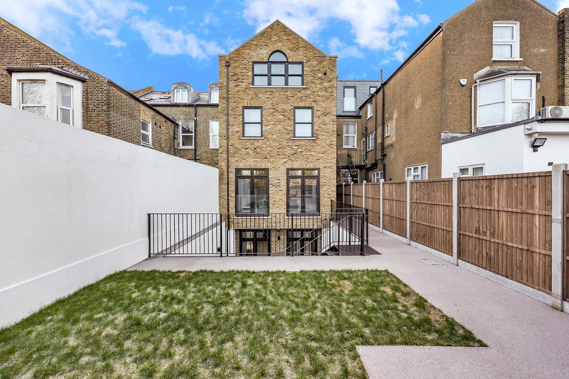 Your Cosy Modern 2 Double Bedroom Full Kitchen & Parking 5 Min Walk To Station Apartamento *