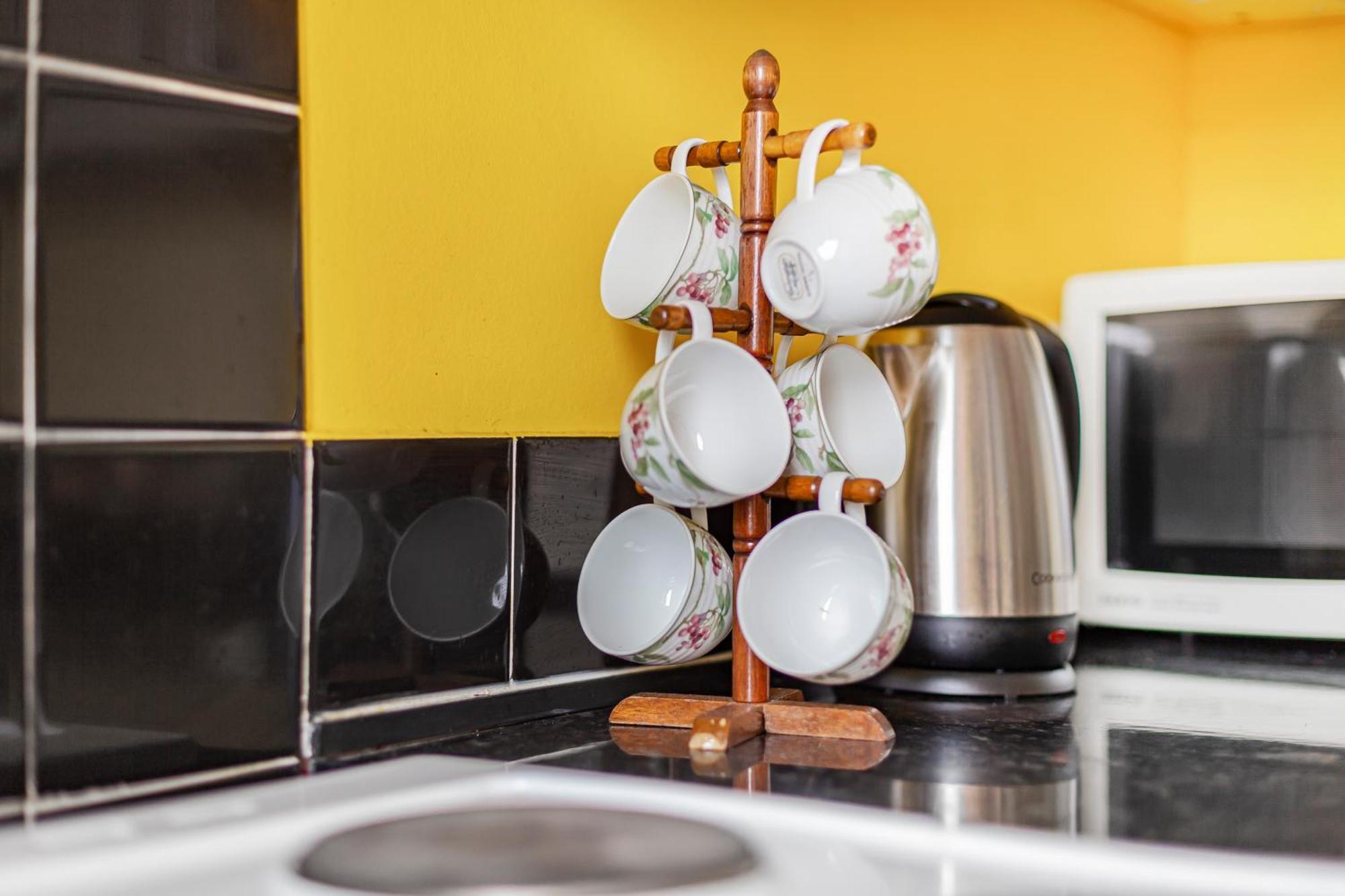 Penthouse 1br Flat Wbalcony & View, Walworth Apartment *