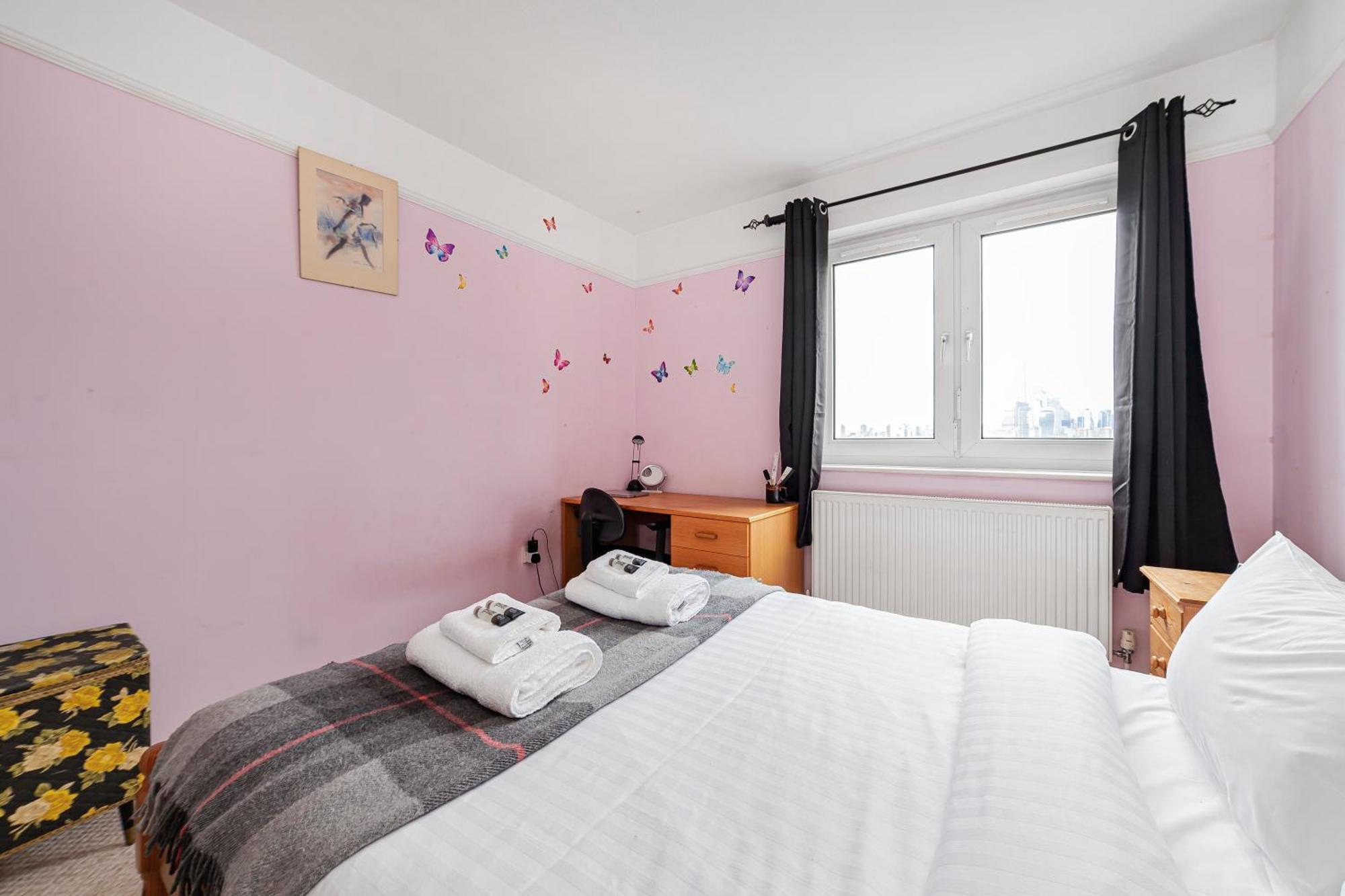 Penthouse 1br Flat Wbalcony & View, Walworth Apartment *