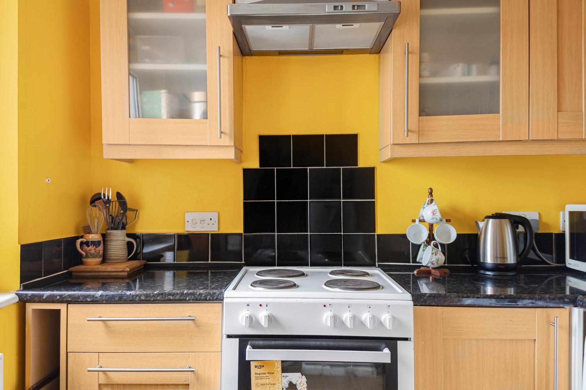 Penthouse 1br Flat Wbalcony & View, Walworth Apartment *