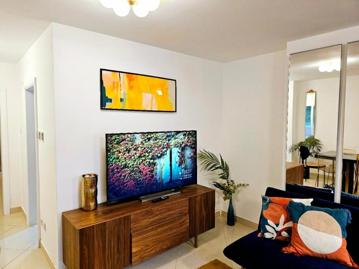Modern Hyde Park With Private Entrance & Private Back Patio Near Bayswater & Paddington Stations Londen