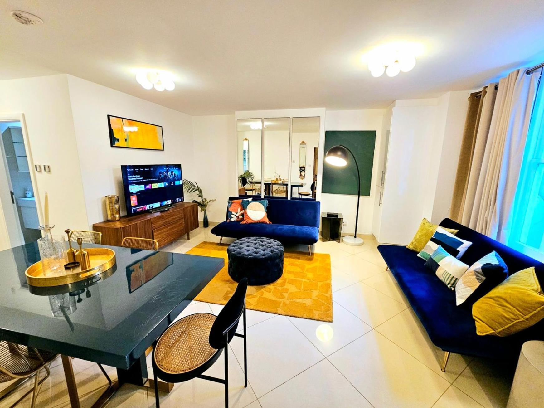 Modern Hyde Park With Private Entrance & Private Back Patio Near Bayswater & Paddington Stations * Londen