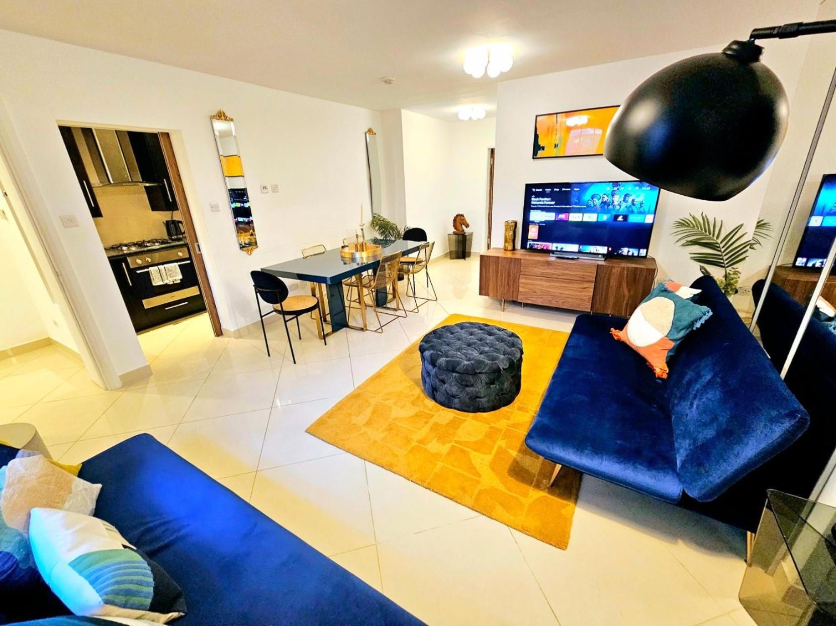 Modern Hyde Park With Private Entrance & Private Back Patio Near Bayswater & Paddington Stations Londen