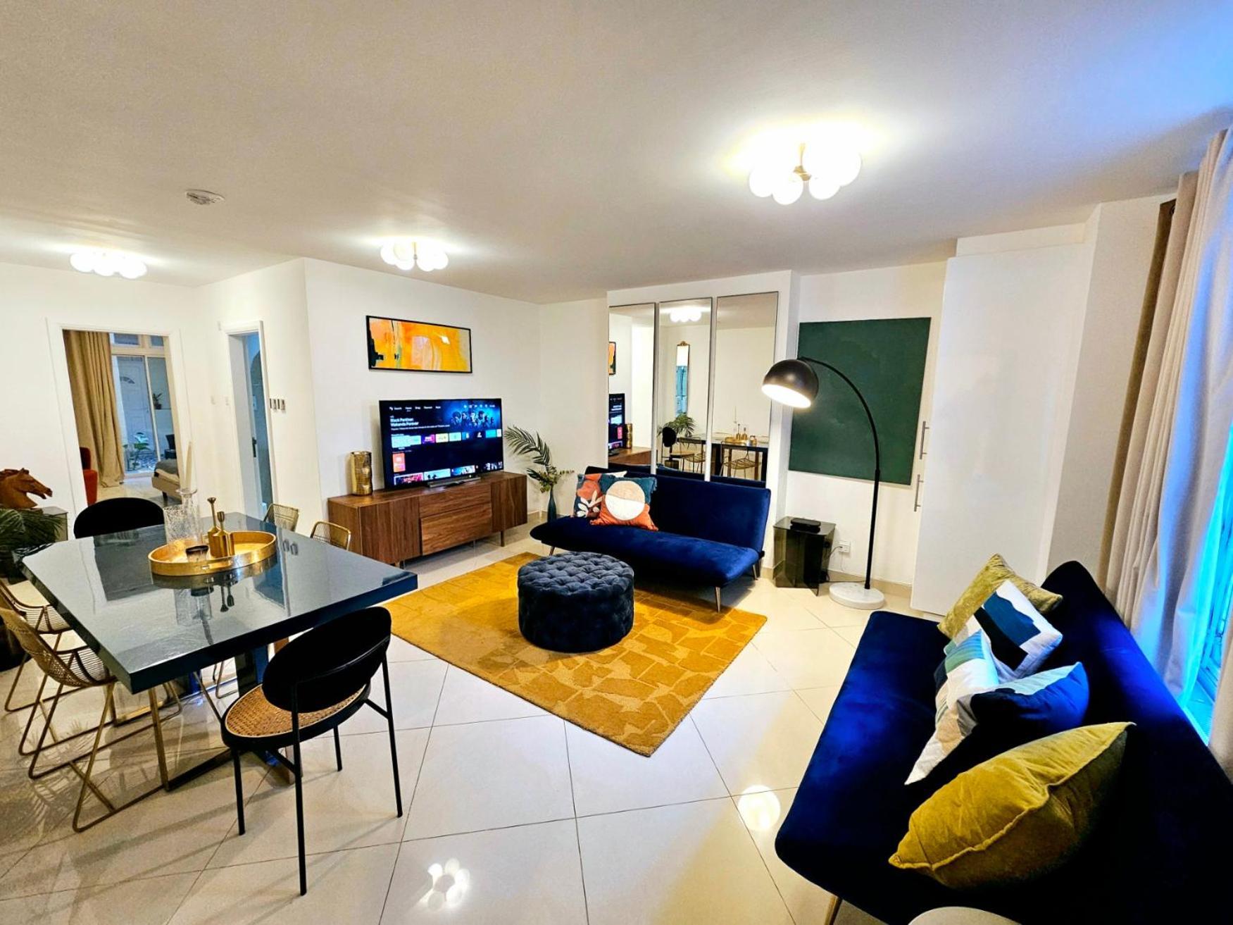 Modern Hyde Park With Private Entrance & Private Back Patio Near Bayswater & Paddington Stations Appartement Londen
