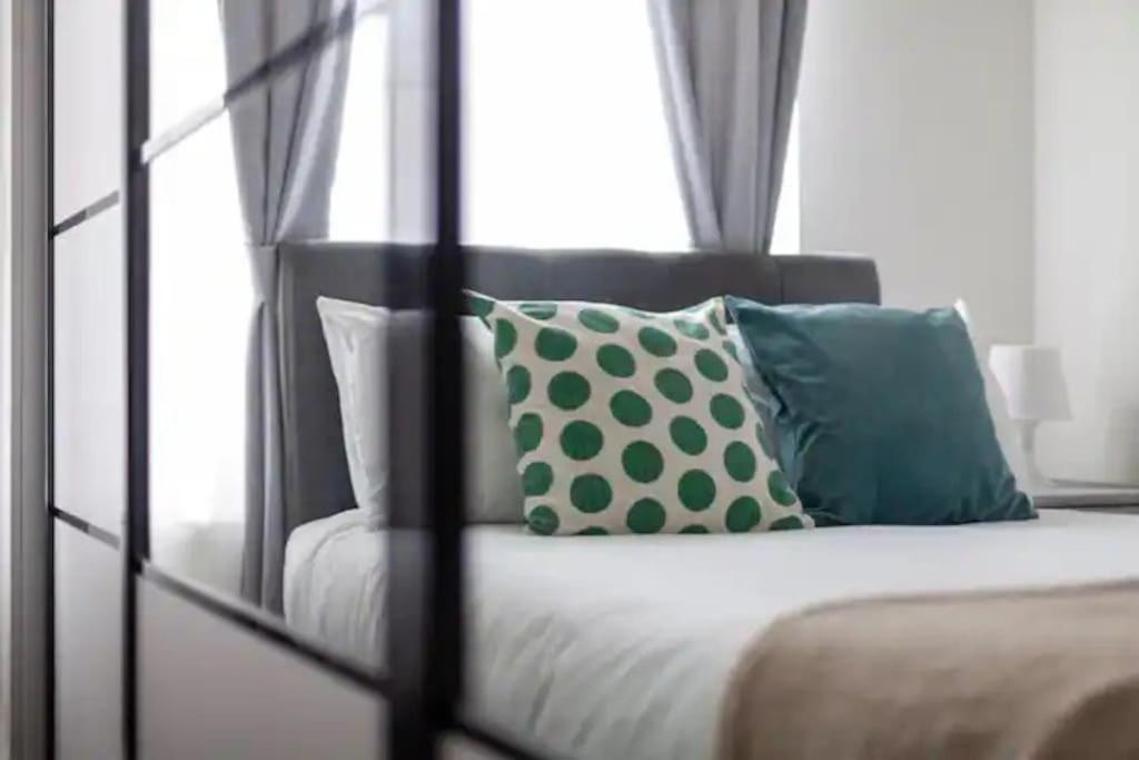 Ground Floor Flat Free Parking Londen