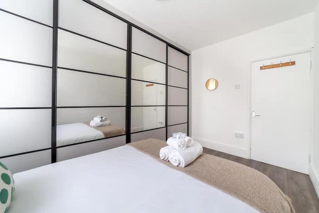 Ground Floor Flat Free Parking Appartement *