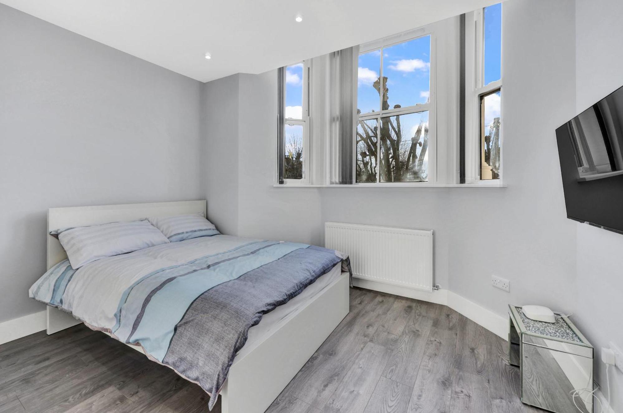Apartamento Your Cosy Modern 2 Double Bedroom Full Kitchen & Parking 5 Min Walk To Station