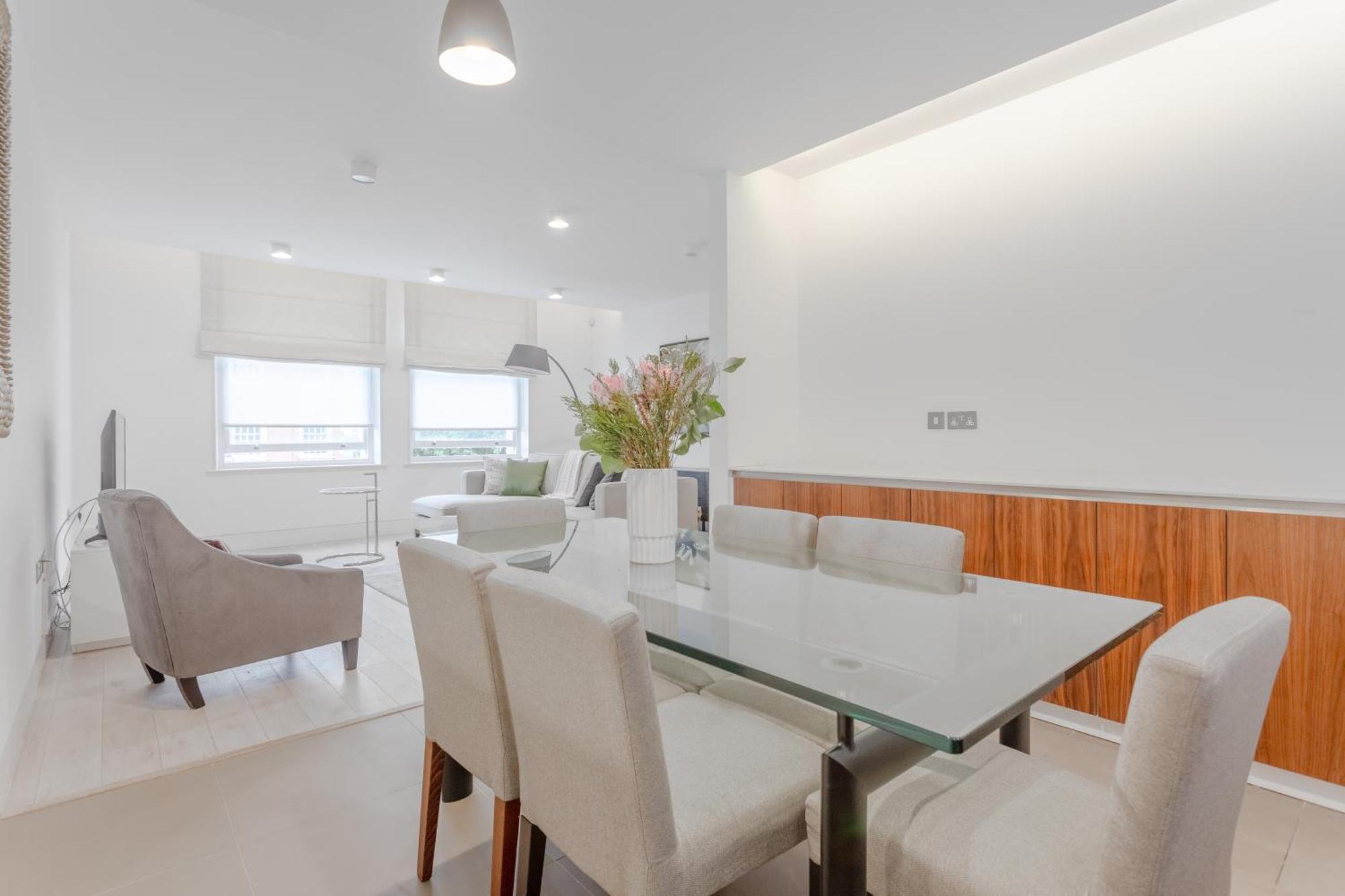 Apartment - 2 Beds - Sleeps 4 - Lift London