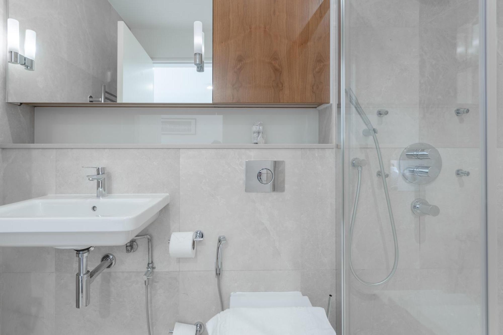 Apartment - 2 Beds - Sleeps 4 - Lift London