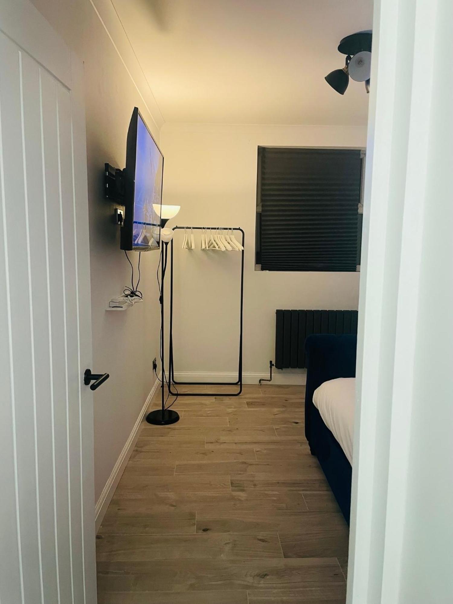 Newly Refurbished 1bedroom 4 Mins Walk To Crystal Palace Station *