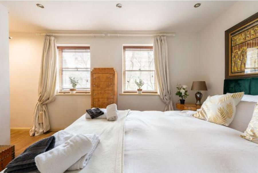 Appartement Super Beautiful Three Bedroom Londen
