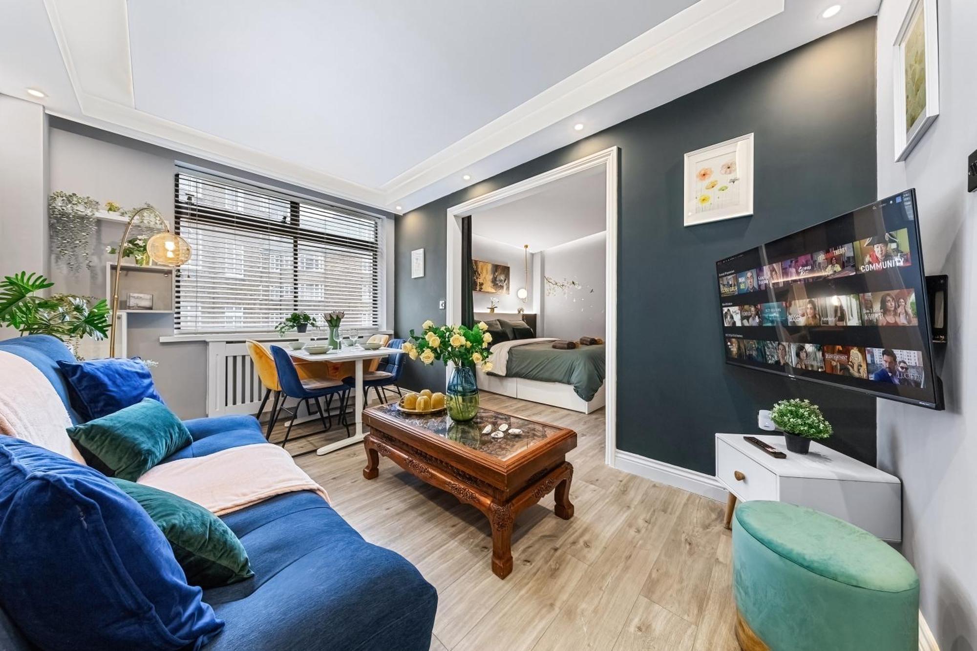 Stylish, Fully Equipped Beside Hyde Park Apartment *