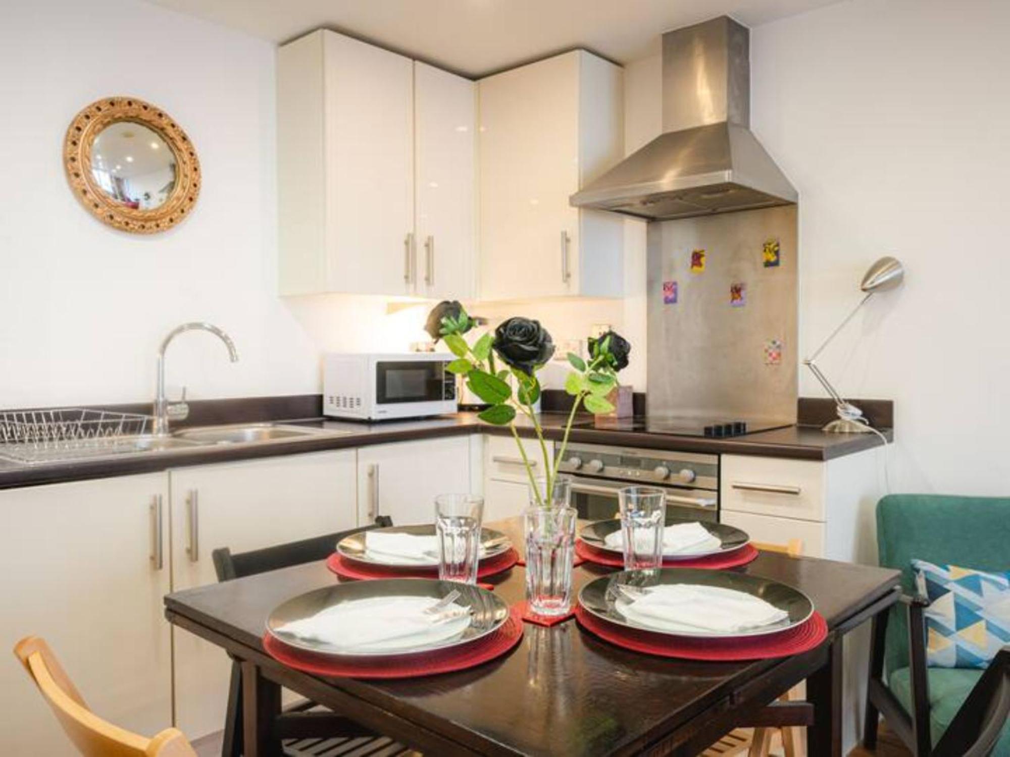 Pass The Keys Modern 2-bed With Private Balcony, Near Dalston Junction Station - Ideal Urban Retreat! Apartment London