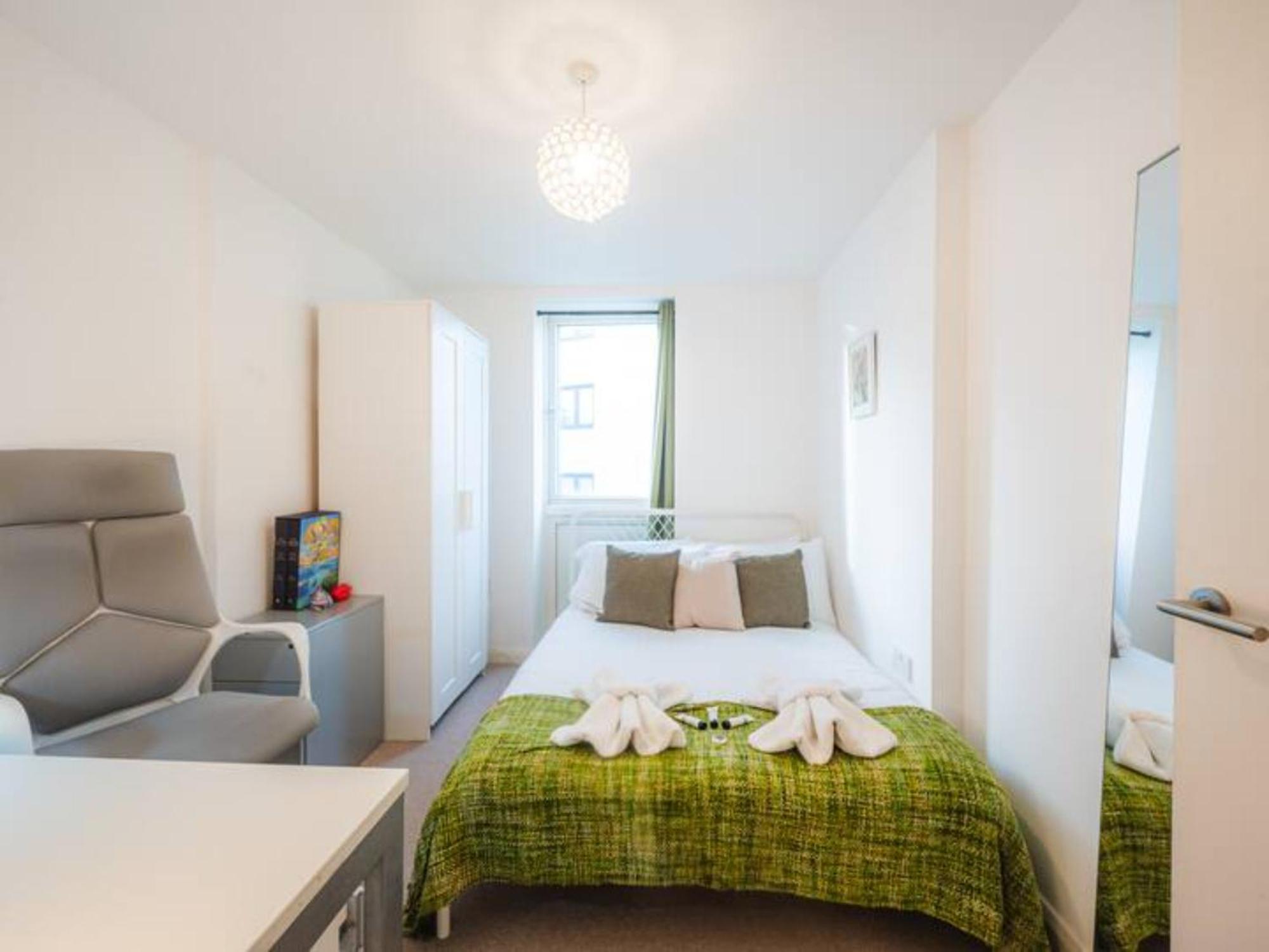 Pass The Keys Modern 2-bed With Private Balcony, Near Dalston Junction Station - Ideal Urban Retreat! London