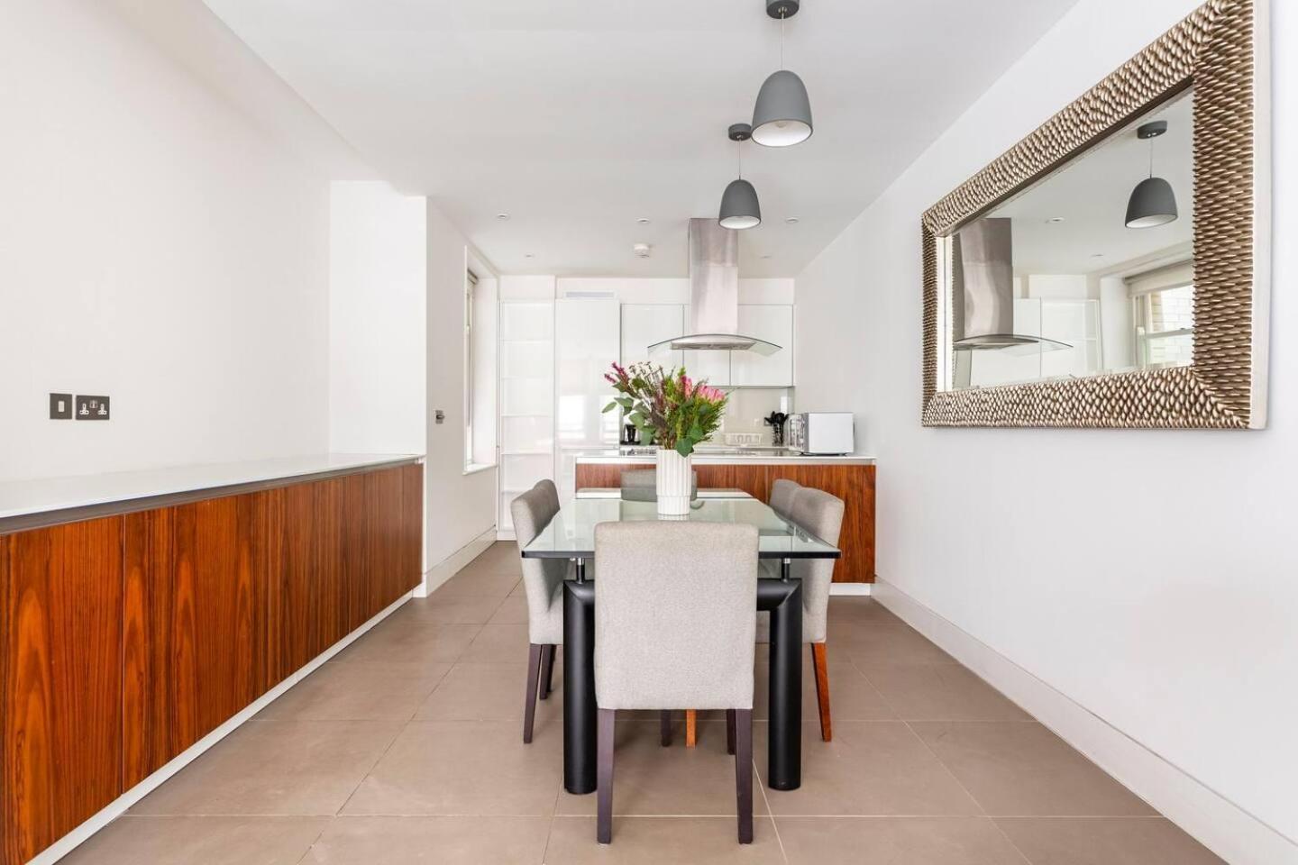 - 2 Beds - Sleeps 4 - Lift *