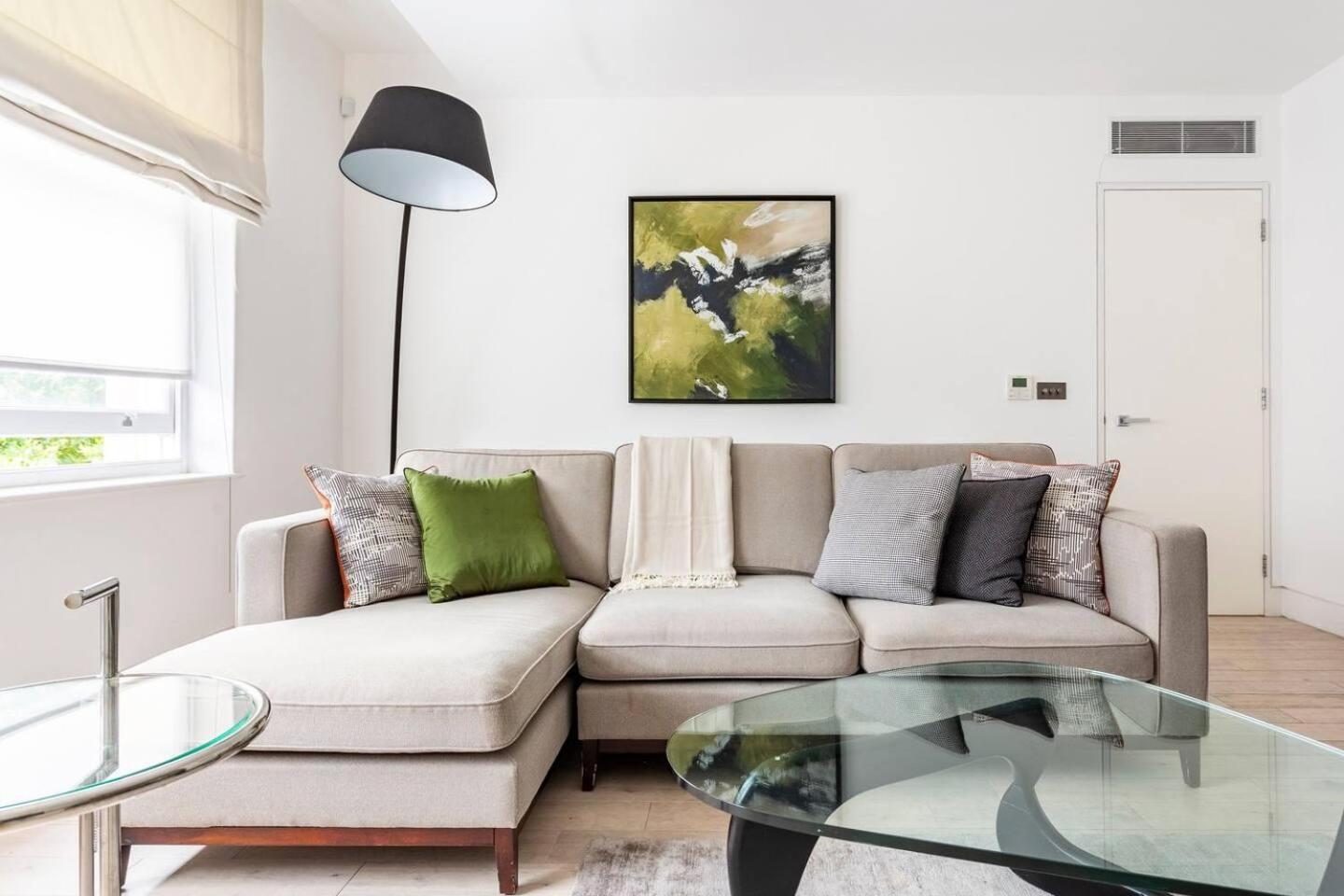 - 2 Beds - Sleeps 4 - Lift Apartment