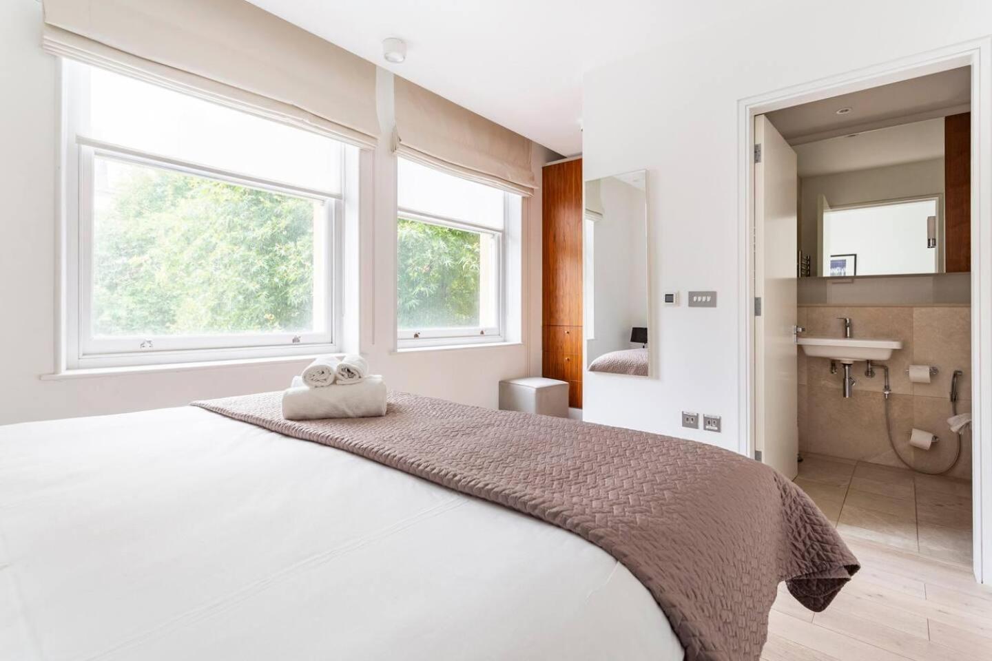 - 2 Beds - Sleeps 4 - Lift *