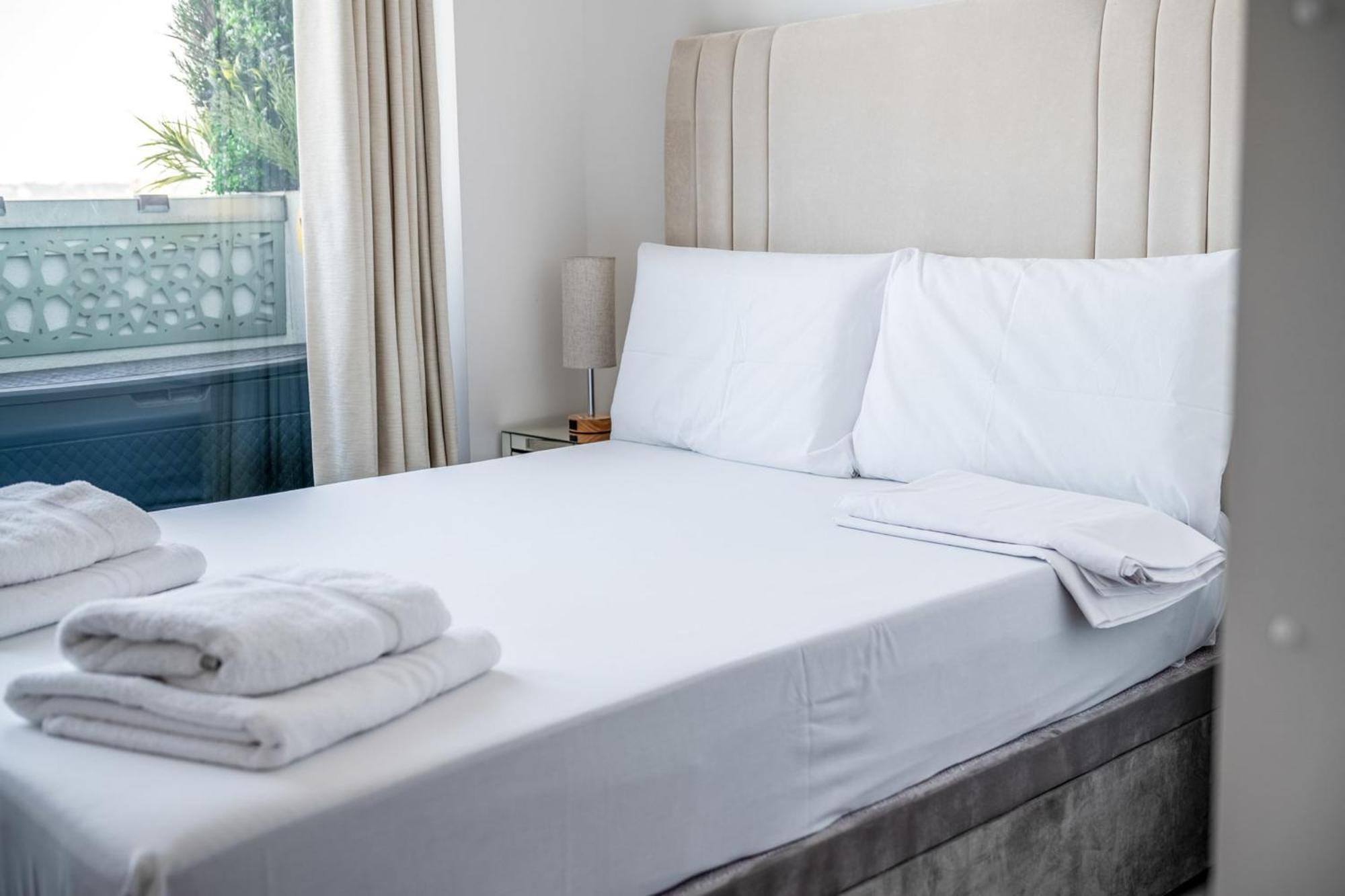 Canary Wharf Retreat With Free Secure Parking Appartement Londen