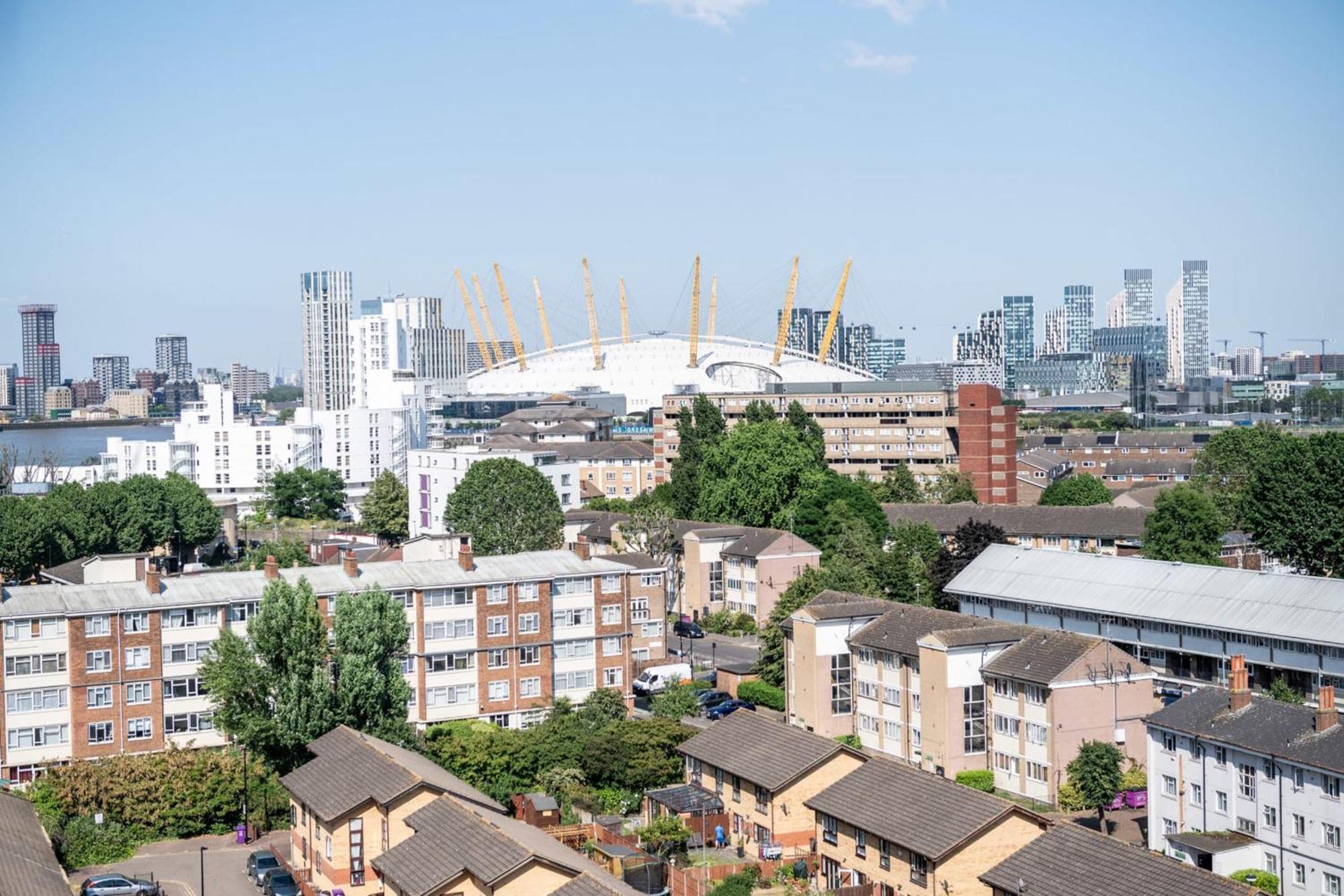 Canary Wharf Retreat With Free Secure Parking