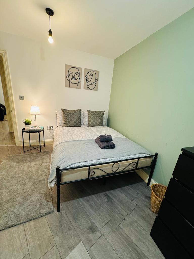 Apartment Willesden J Guest 4 *