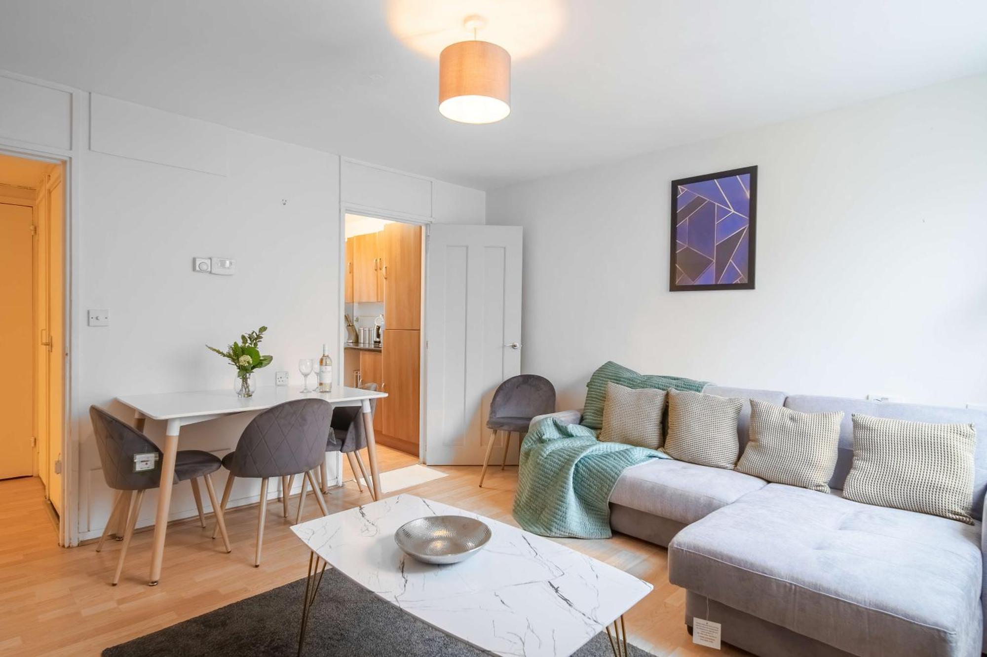 1bed Elkington Apartment London
