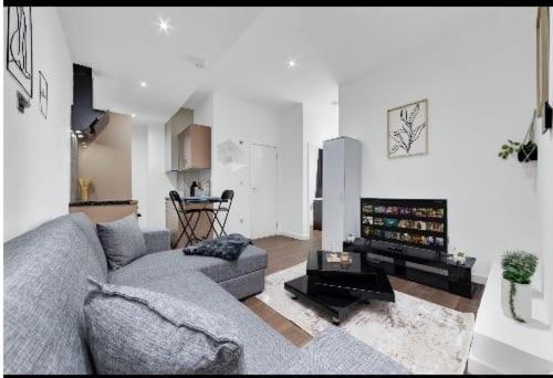 Flat1, 417 Fulham London