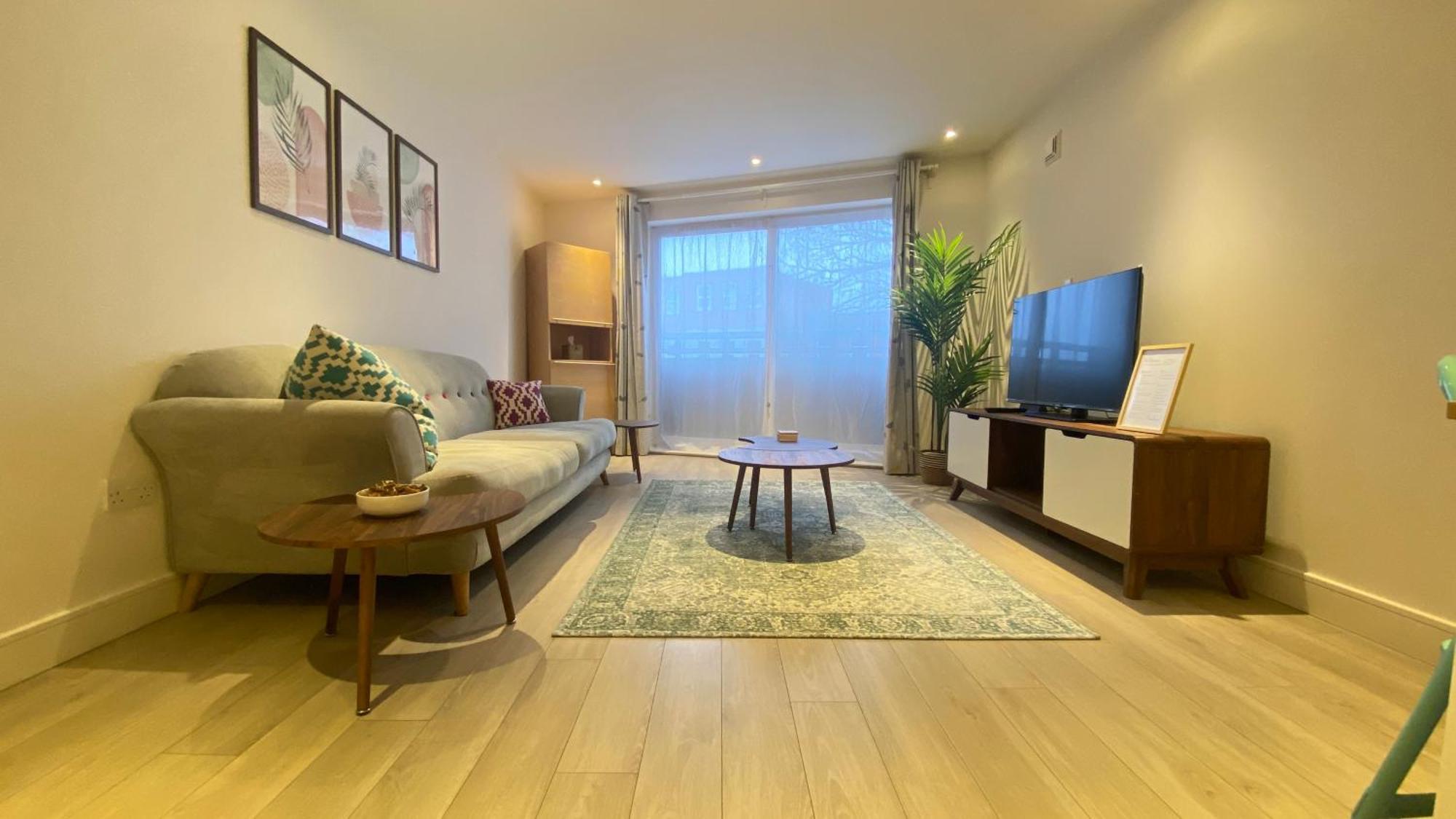 Harrow - 1 Bedroom - Parking Apartment *