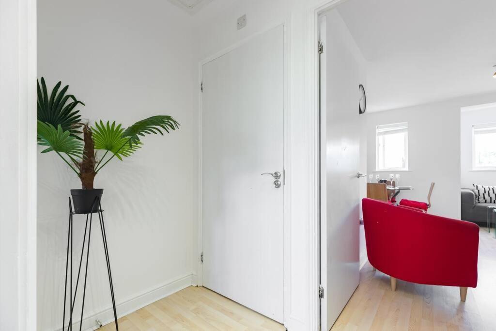 2-br Oasis In Woolwich * London