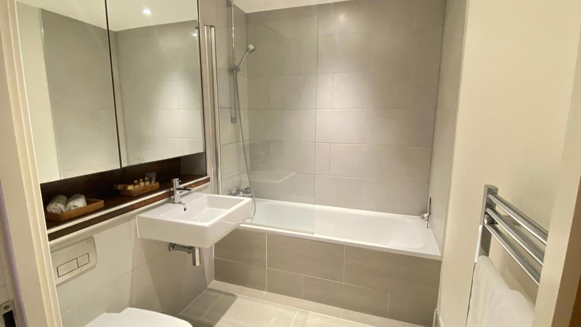 Apartment Harrow - 1 Bedroom - Parking London