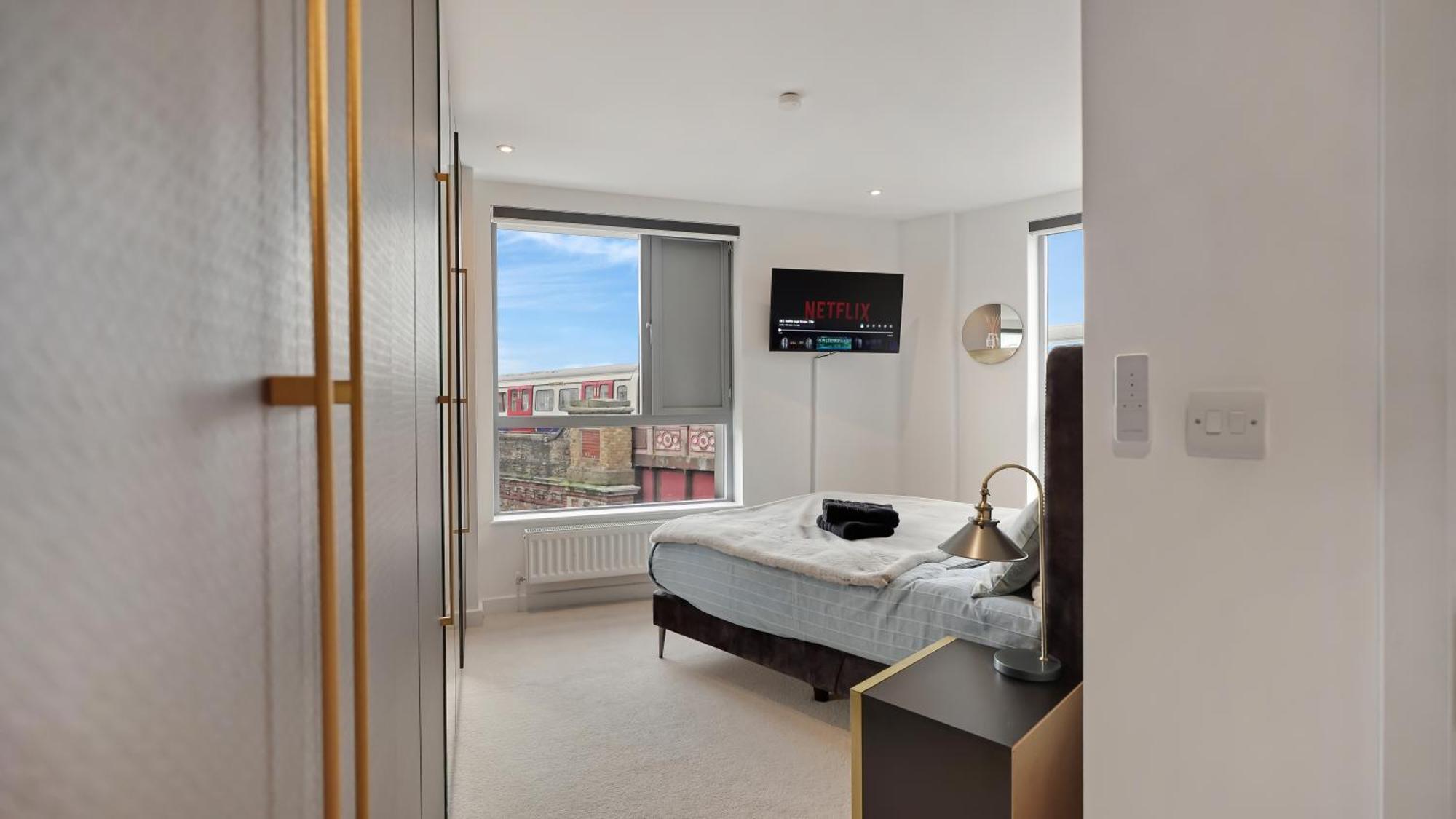 Modern And Spacious Penthouse In Putney With Free Parking Appartement