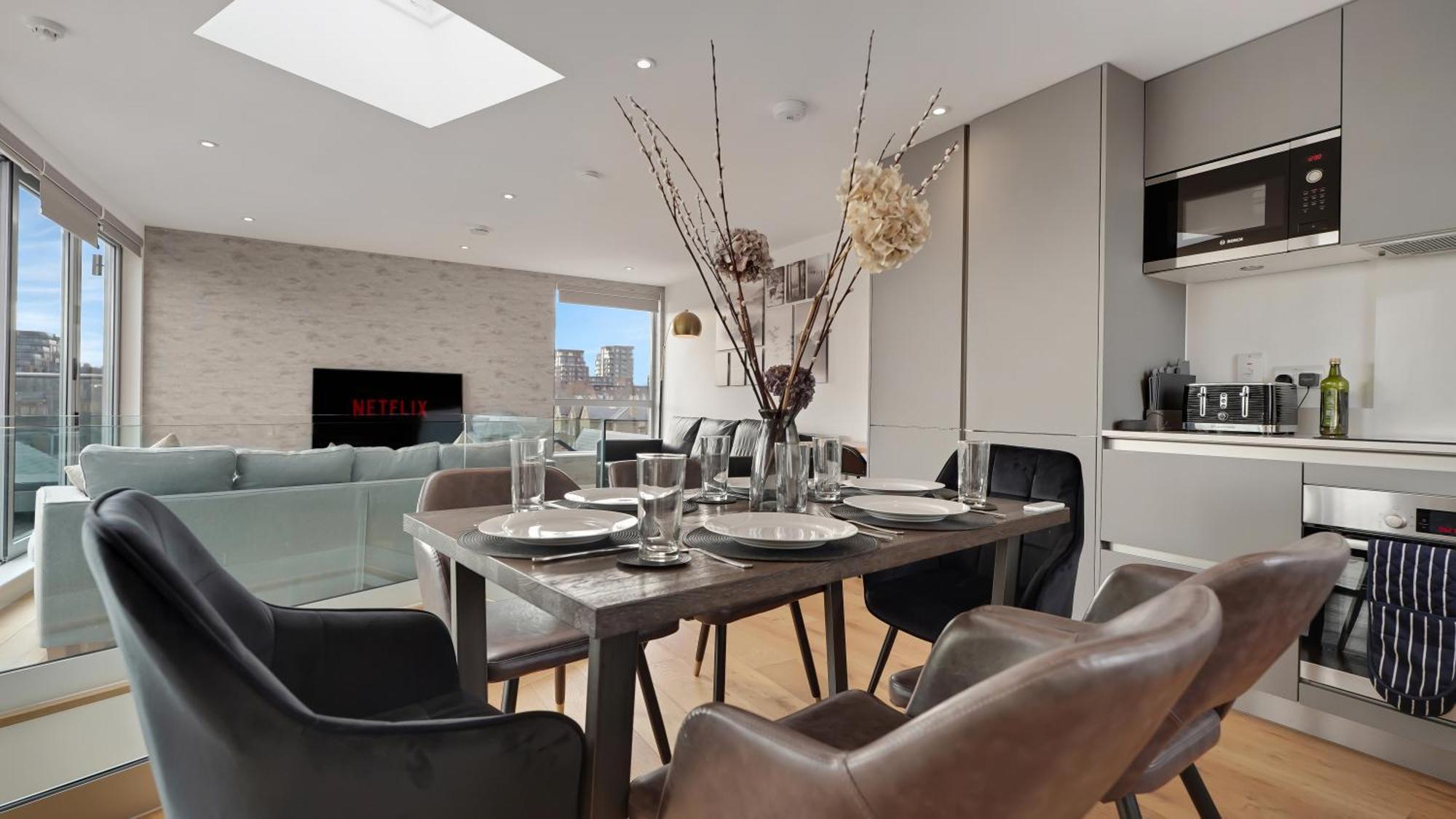 Modern And Spacious Penthouse In Putney With Free Parking Appartement