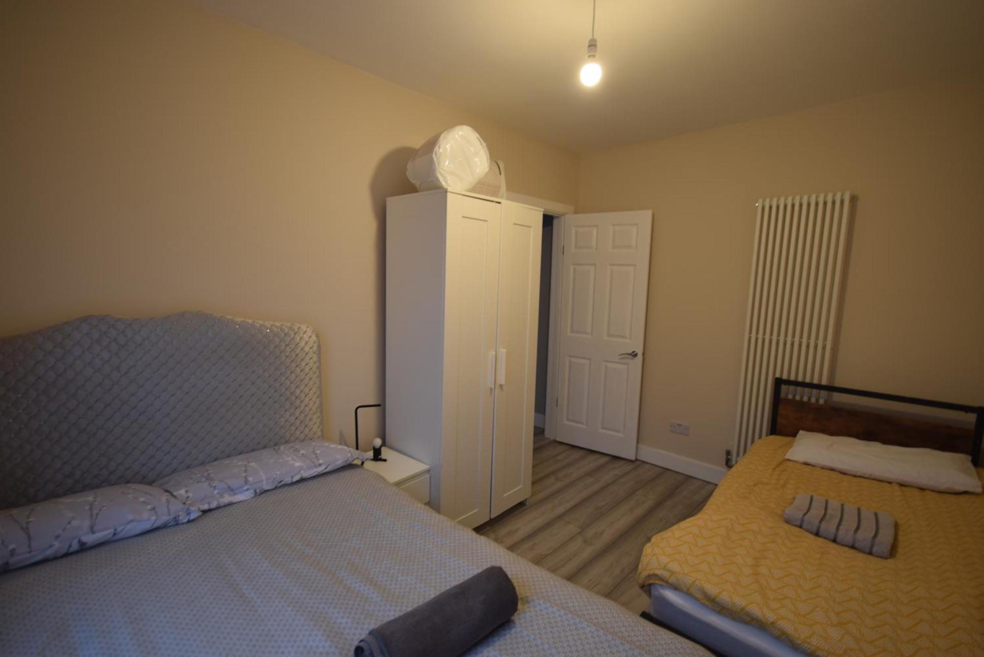 Four Bedroom House Chandos Road Holiday home London