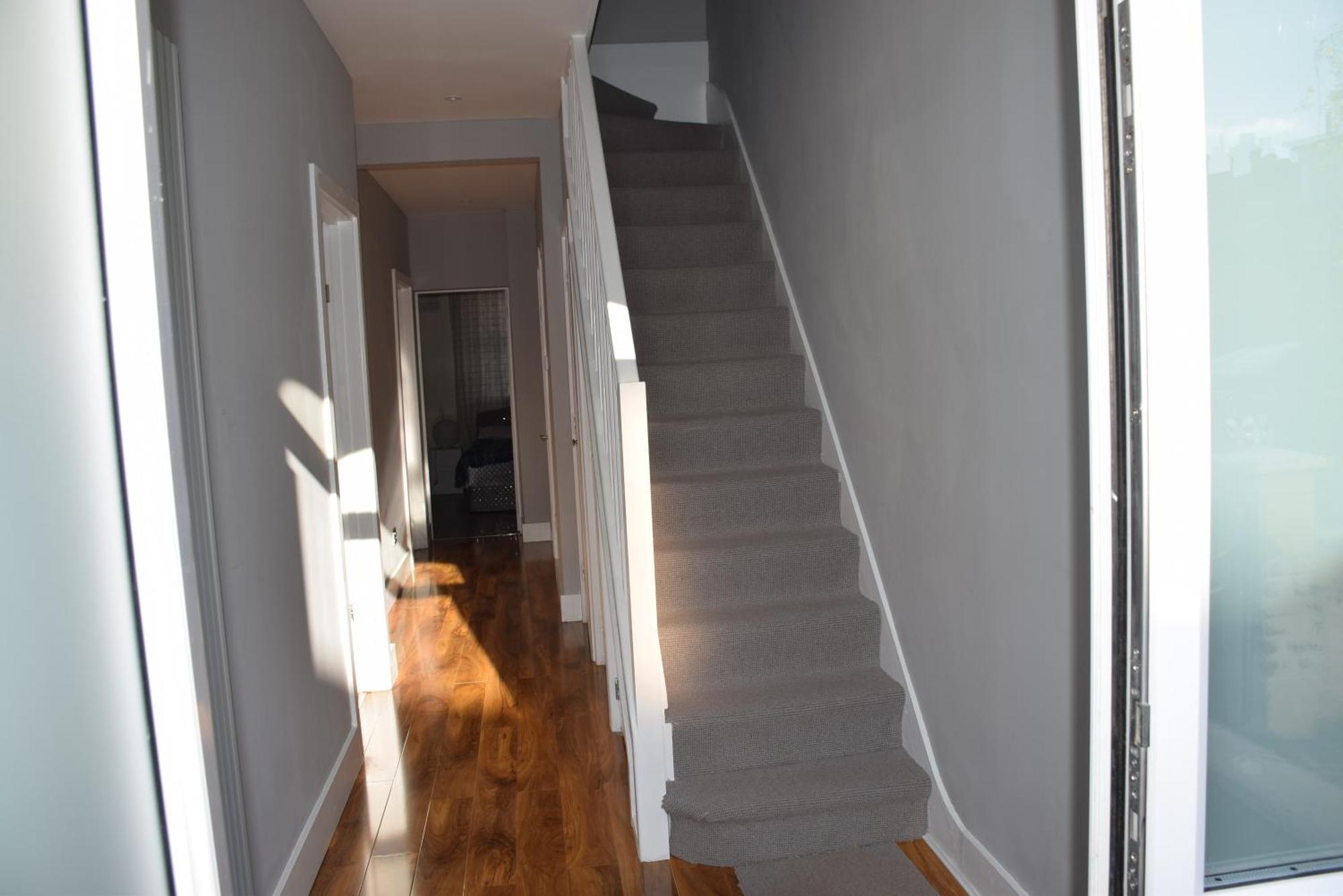 Holiday home Four Bedroom House Chandos Road