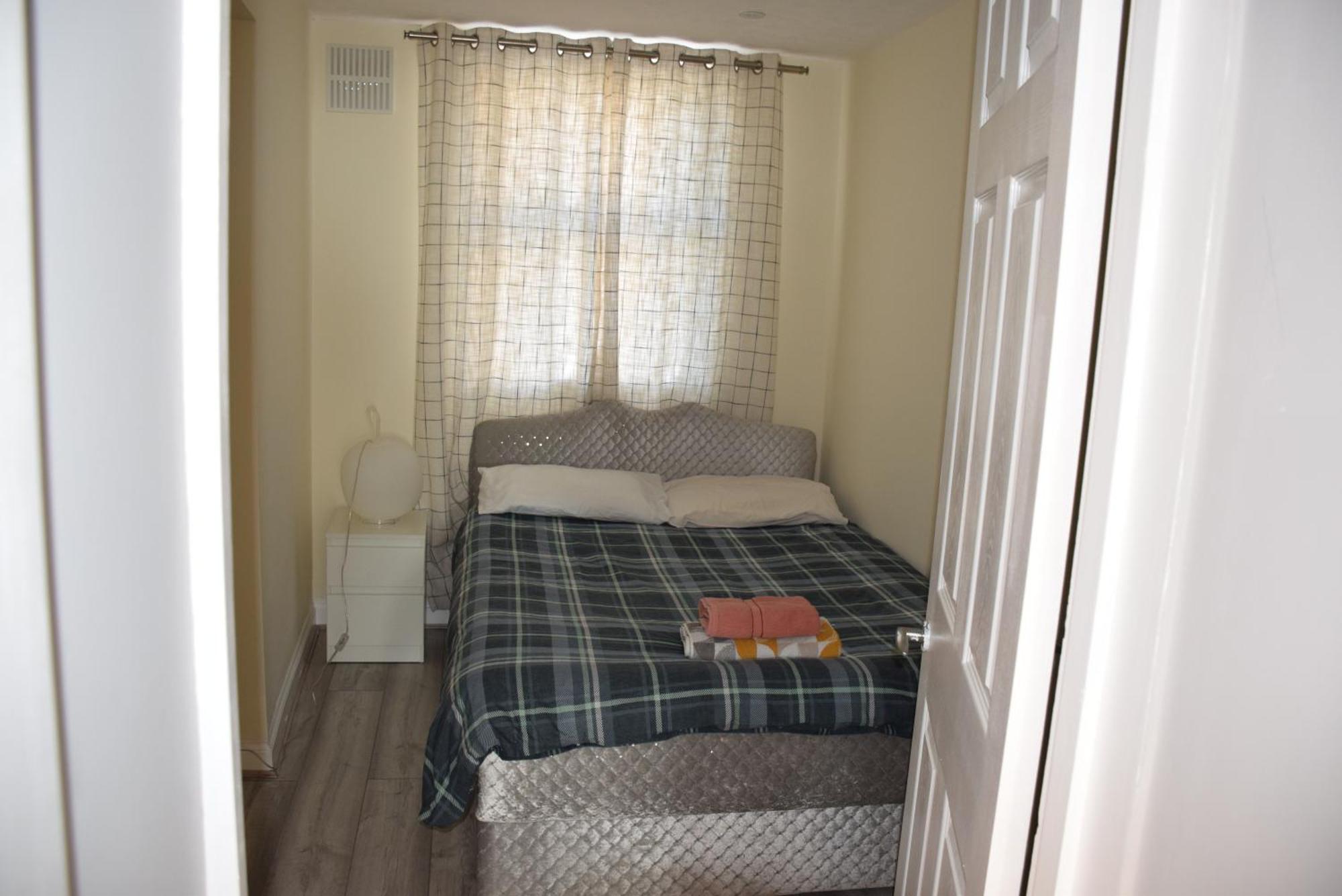 Four Bedroom House Chandos Road Holiday home