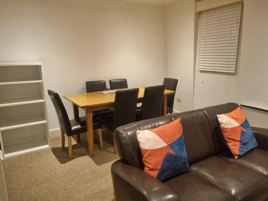 Superb 2bed/2bath Flat Waterloo Appartement *