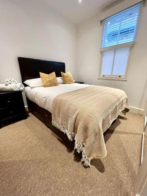 Superb 2bed/2bath Flat Waterloo * Londen