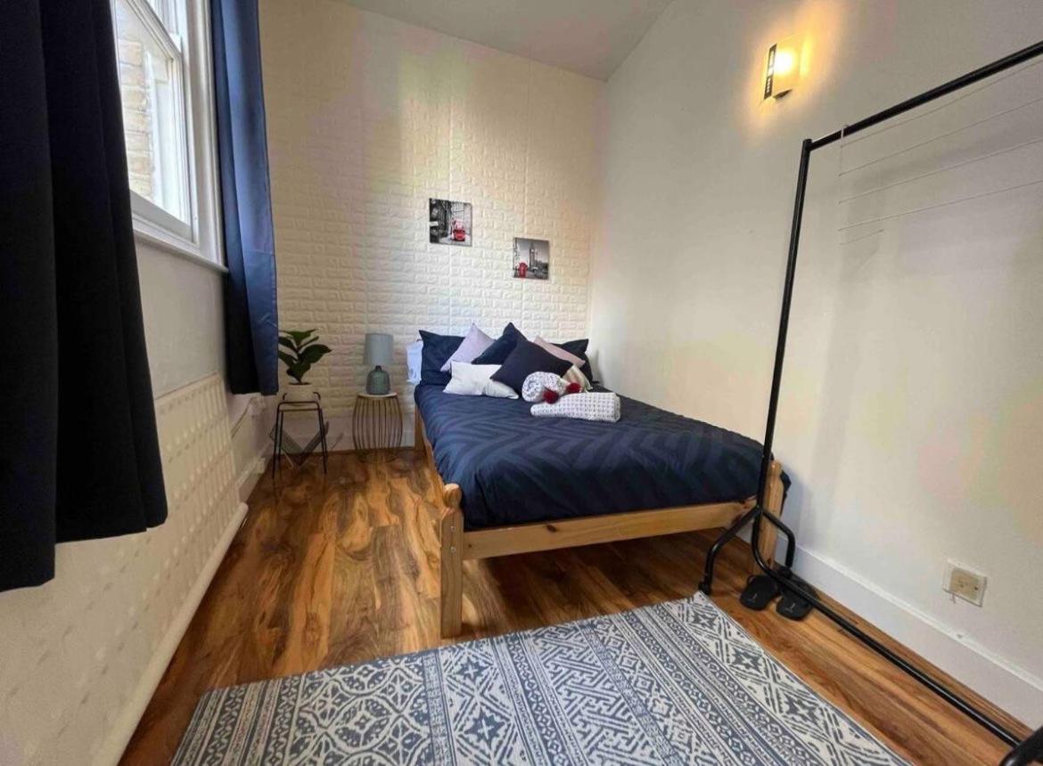 Homestay In Oxford Street *