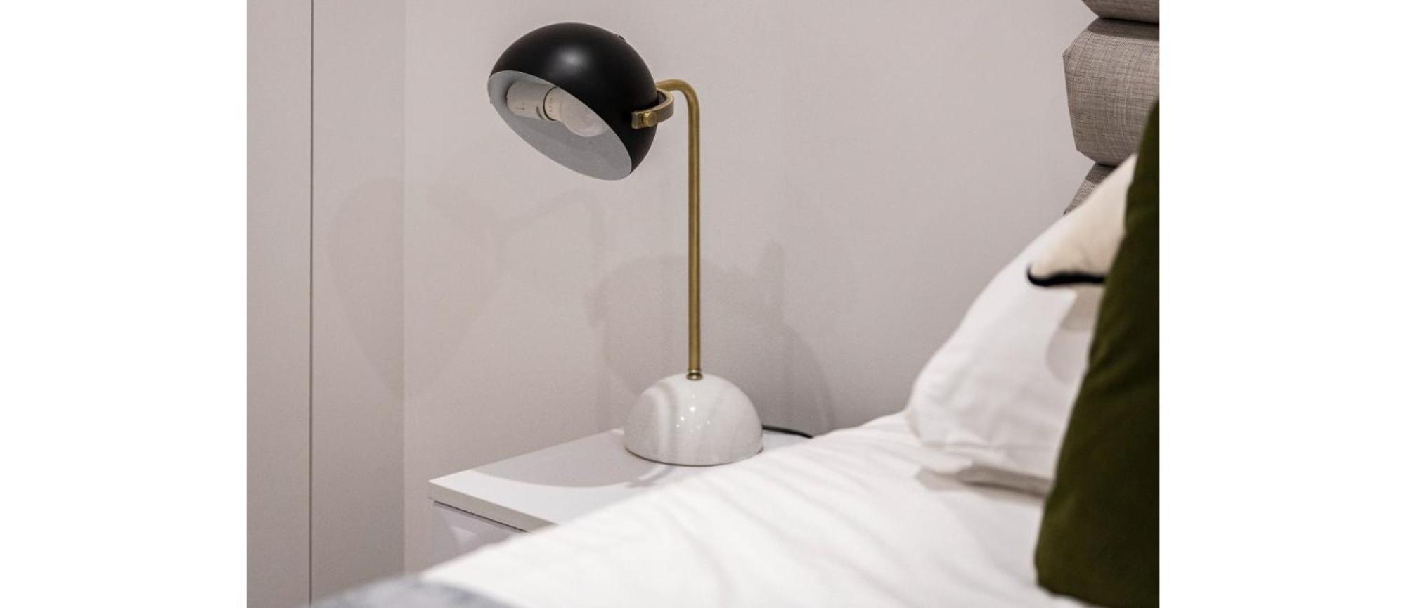 Luxe Minimalist 1-bed Flat : 7 Mins From Station *