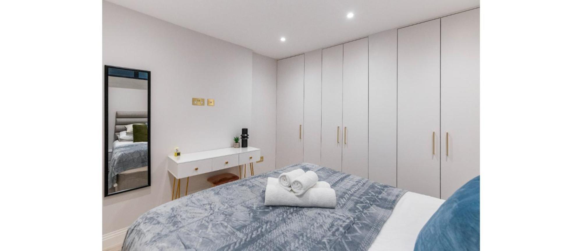 Apartment Luxe Minimalist 1-bed Flat : 7 Mins From Station London