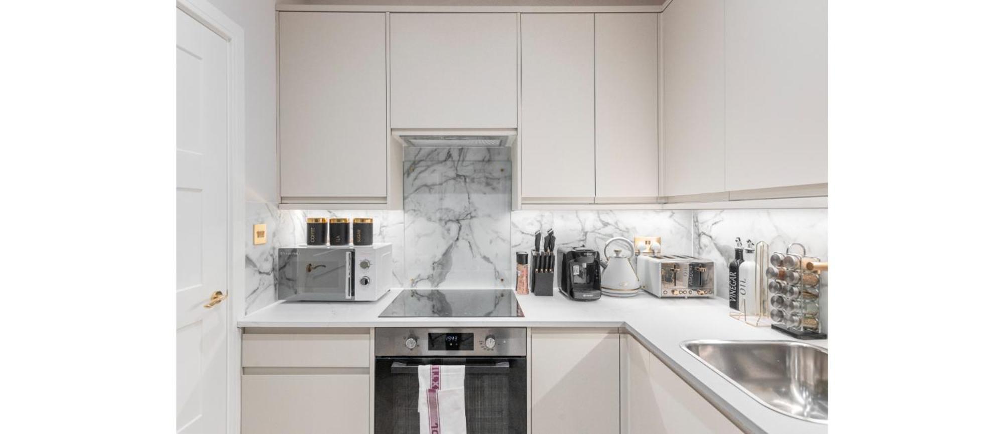 Luxe Minimalist 1-bed Flat : 7 Mins From Station Apartment
