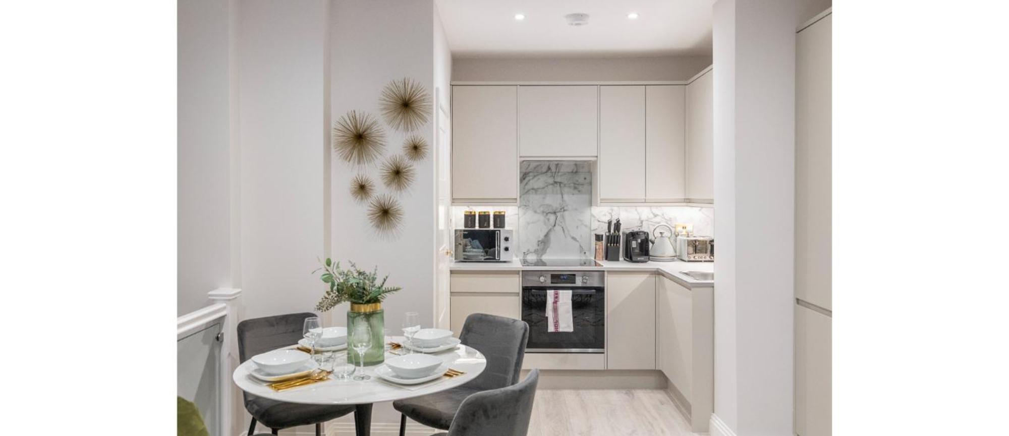 Luxe Minimalist 1-bed Flat : 7 Mins From Station Apartment *