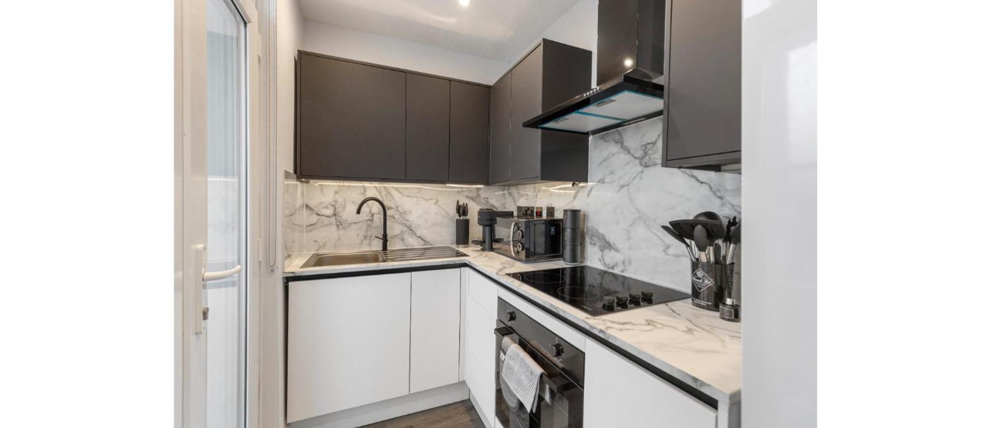 Bliss In The City: Comfortable 1-bed Retreat * London
