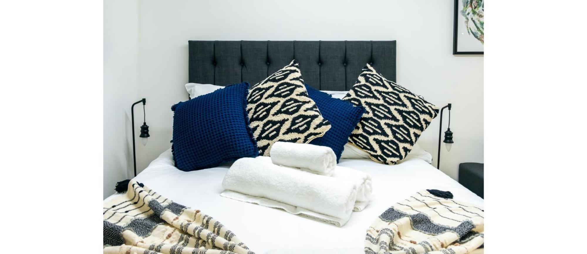 Cosy Little Flat - Perfect Base For Explorers Apartment *