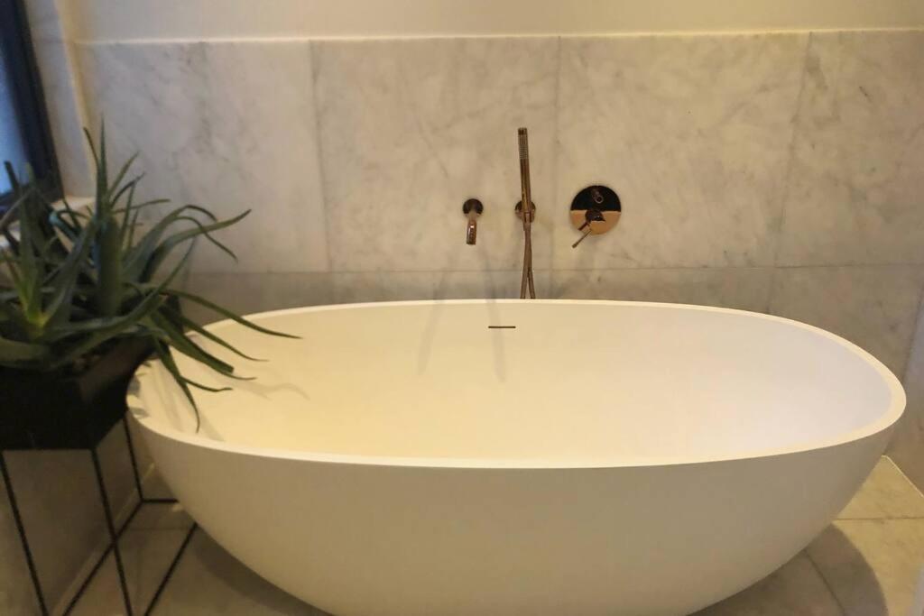 Stunning Modern Large 5 Bed House Willesden Londen