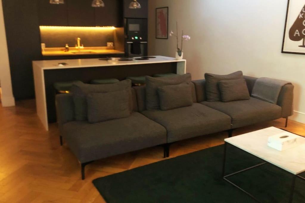 Stunning Modern Large 5 Bed House Willesden Appartement