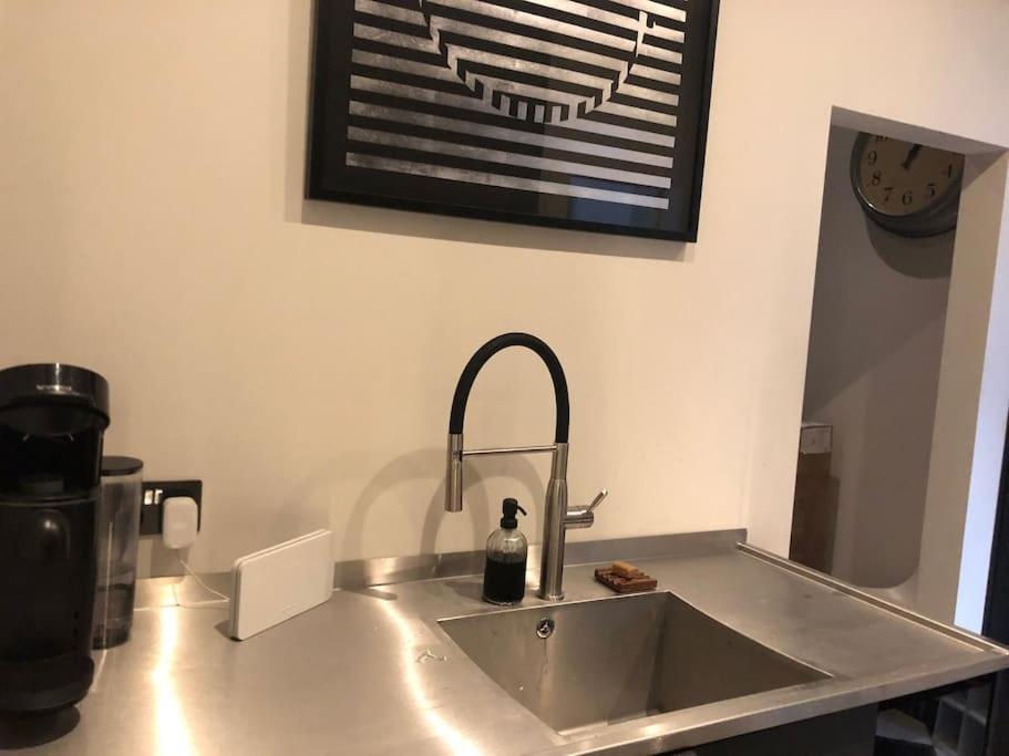 Appartement Stunning Modern Large 5 Bed House Willesden Londen