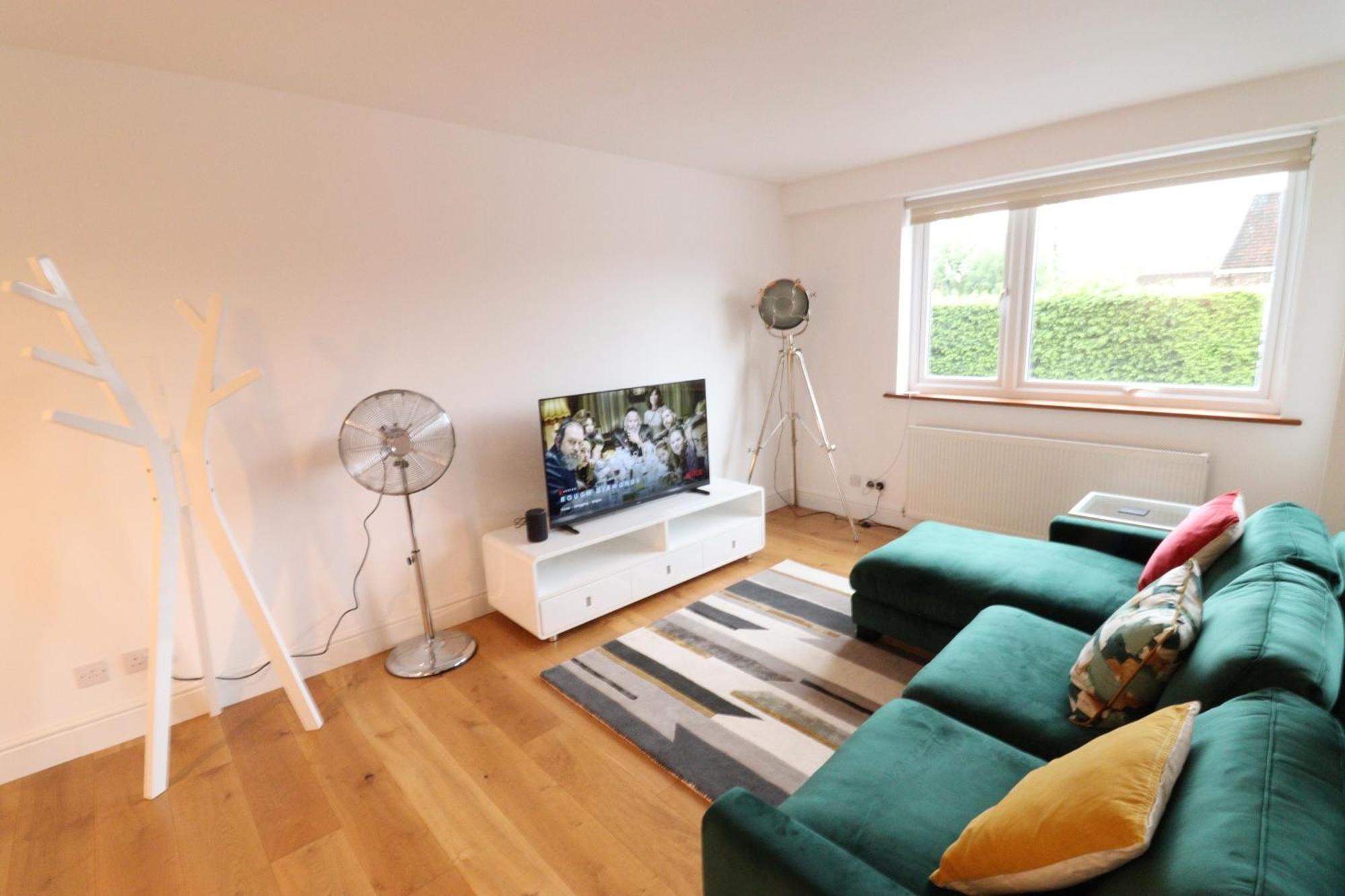 Garland Lovely Apartment, St John's Wood * London